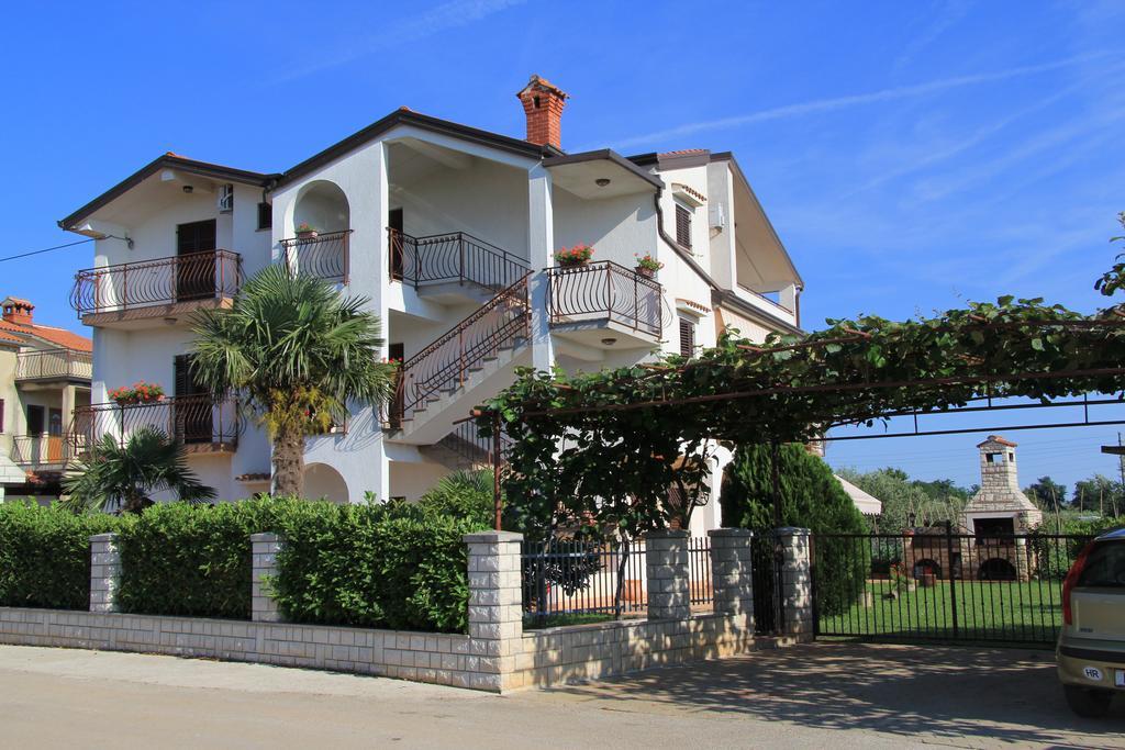 Apartments Jasna Umag Exterior photo